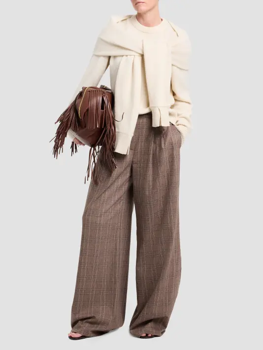 plaid pants/cream sweater outfit
